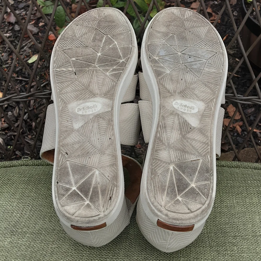 Dr. Scholl's Skips Platform Sandal.